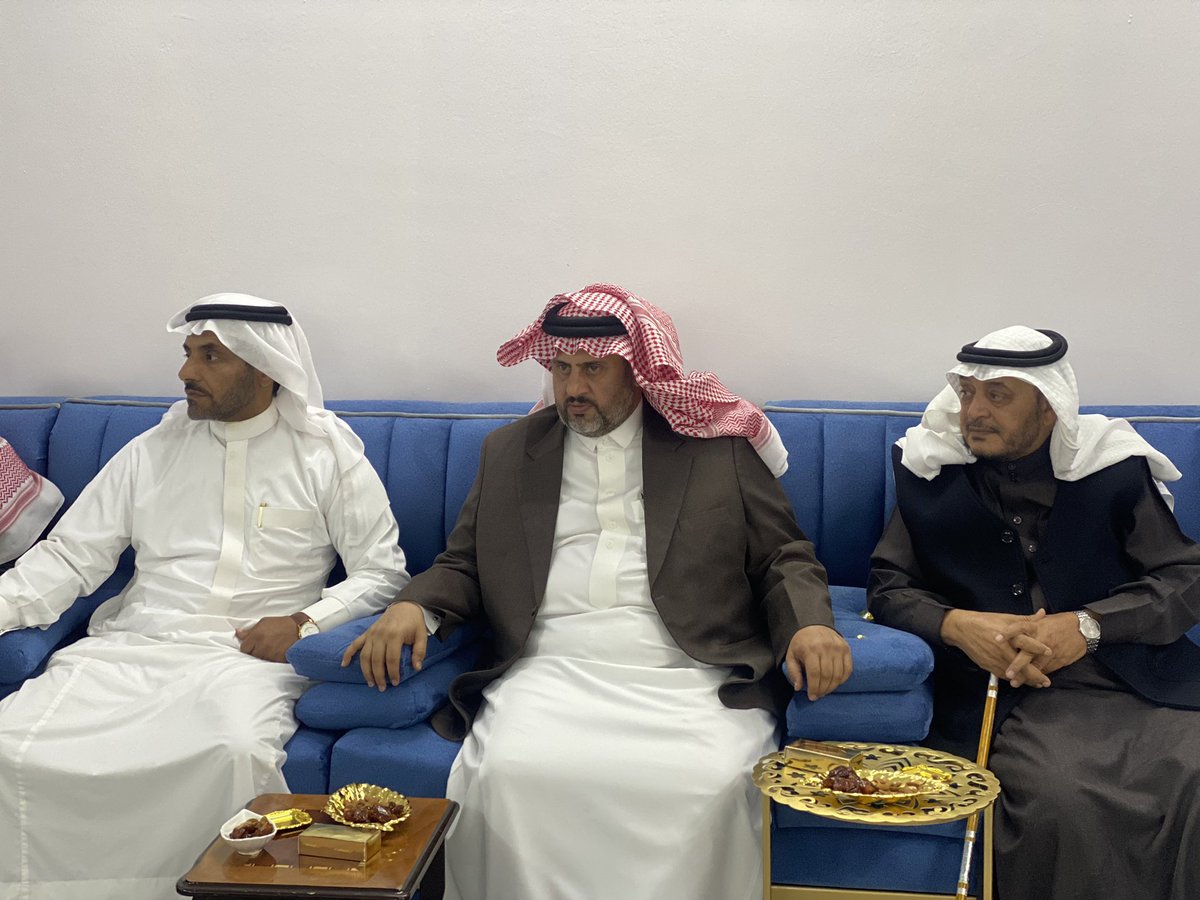 tat_1222's tweet photo. حنا ثقيف اللي كتبنا الوحي بالكف العفيف...
الله خلقنا أصحاب رأي ولا خلـق فينا إمعة ...
الأرض من تاريخ والوجهات الأربع من ثقيـف...                                والمجد وجهة خامسة ملـك الجهـات الأربعـة...👌🏻 https://t.co/sMlgXUuzxV