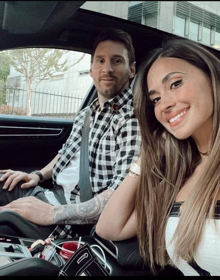 El 48% de los ingresos del fideicomiso de caridad de la UNESCO proviene de las donaciones de Messi. Es casi la mitad del total.
Messi sin ayuda de nadie hizo construir 9847 escuelas en 189 países!La señora no le dedico ni una frase por el gran logro!👇