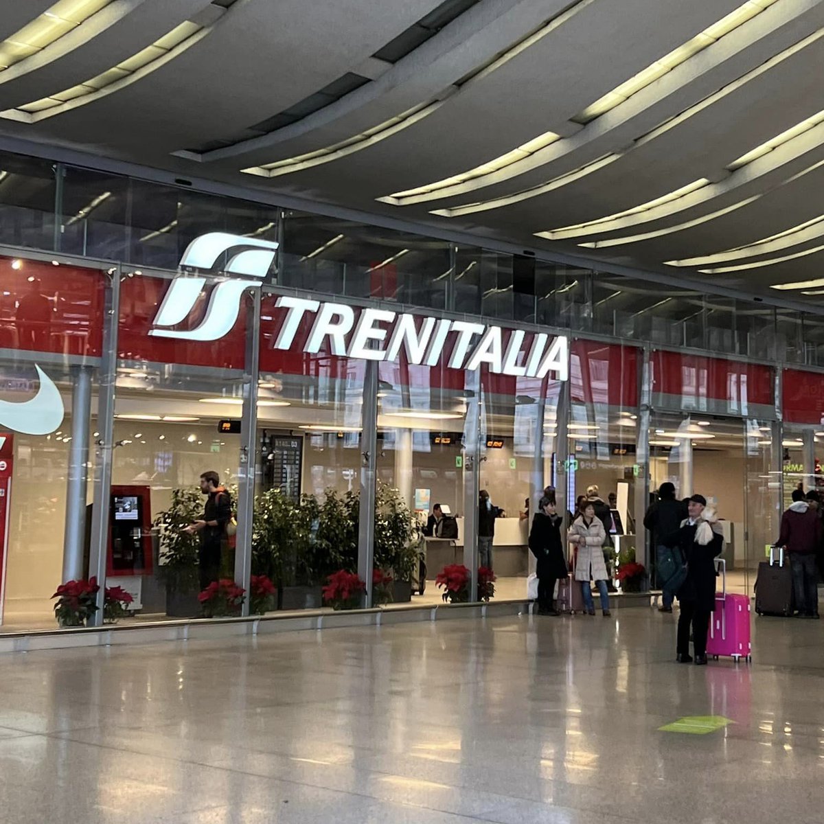 "For years I've advocated that the US needs High-Speed Rail. Today I rode a real High-Speed Train from Rome to Firenze. What an easy experience: excellent service, on-time arrivals, &amp; reasonable cost. We'll continue to advocate the importance of High-Speed Rail for 🇺🇸" -@DevitaD