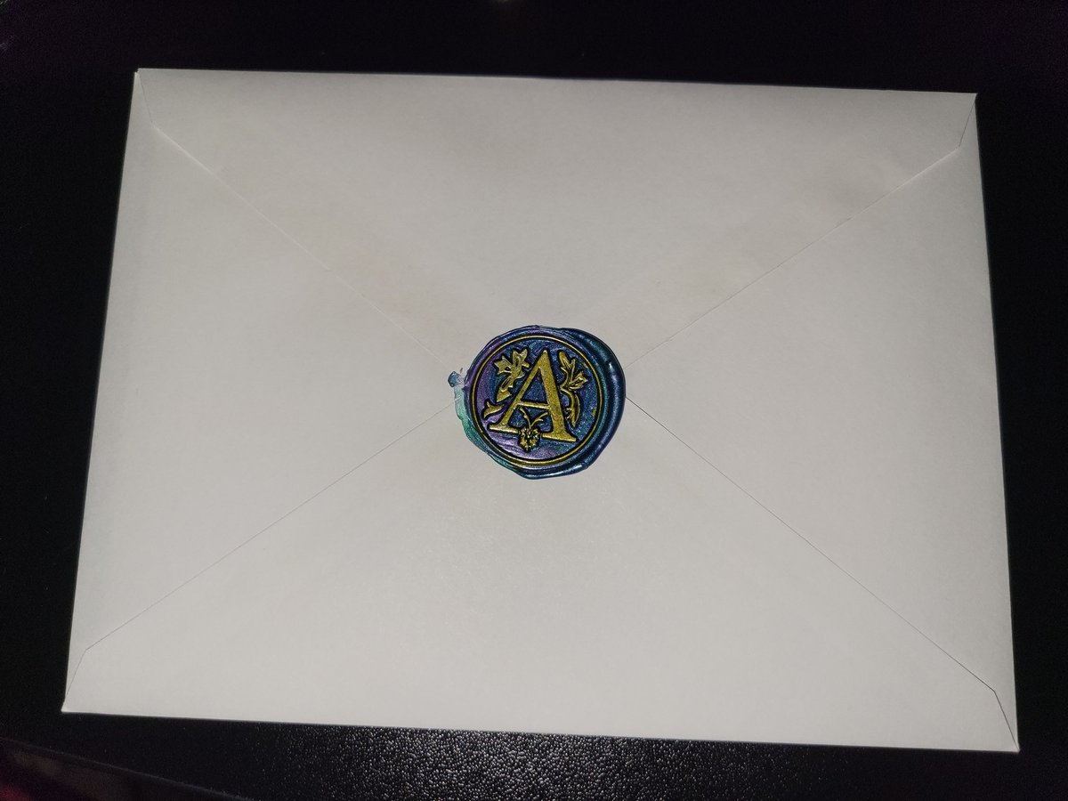 amber_holguin's tweet photo. @RELAX_Podcast @ColleenB123 @erik_stocklin Hope you guys get my letter soon sending it out to the P.O. Box today. A late Merry Christmas to you both 🎄❤️ https://t.co/Sa7zDp8zD0