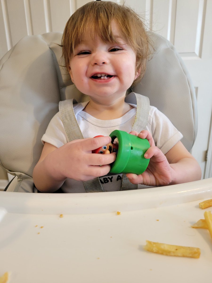 SimplySeze's tweet photo. Happy to report that Dez had his first Happy Meal today 😍 https://t.co/aK8T9SWYCJ