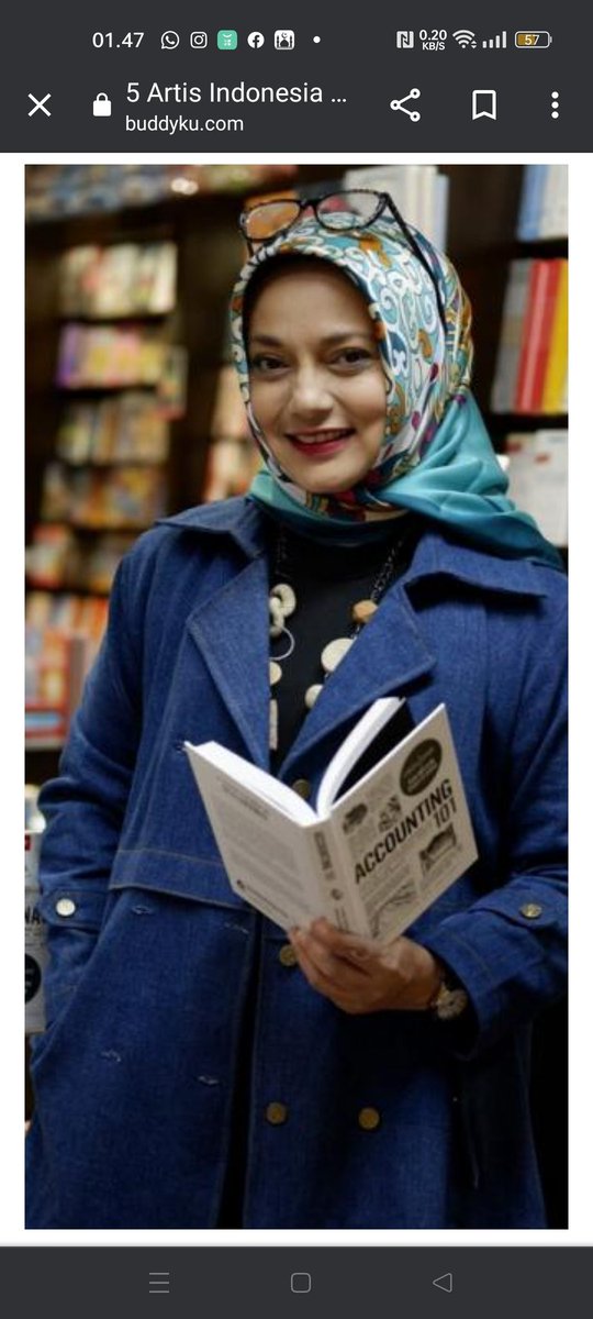 ✈️🌍 Kenangan saat landing di New Delhi, India. Bismillahirrahmanirrahim, pagi ini take off ke Palembang (Marissa Haque Ikang Fawzi)