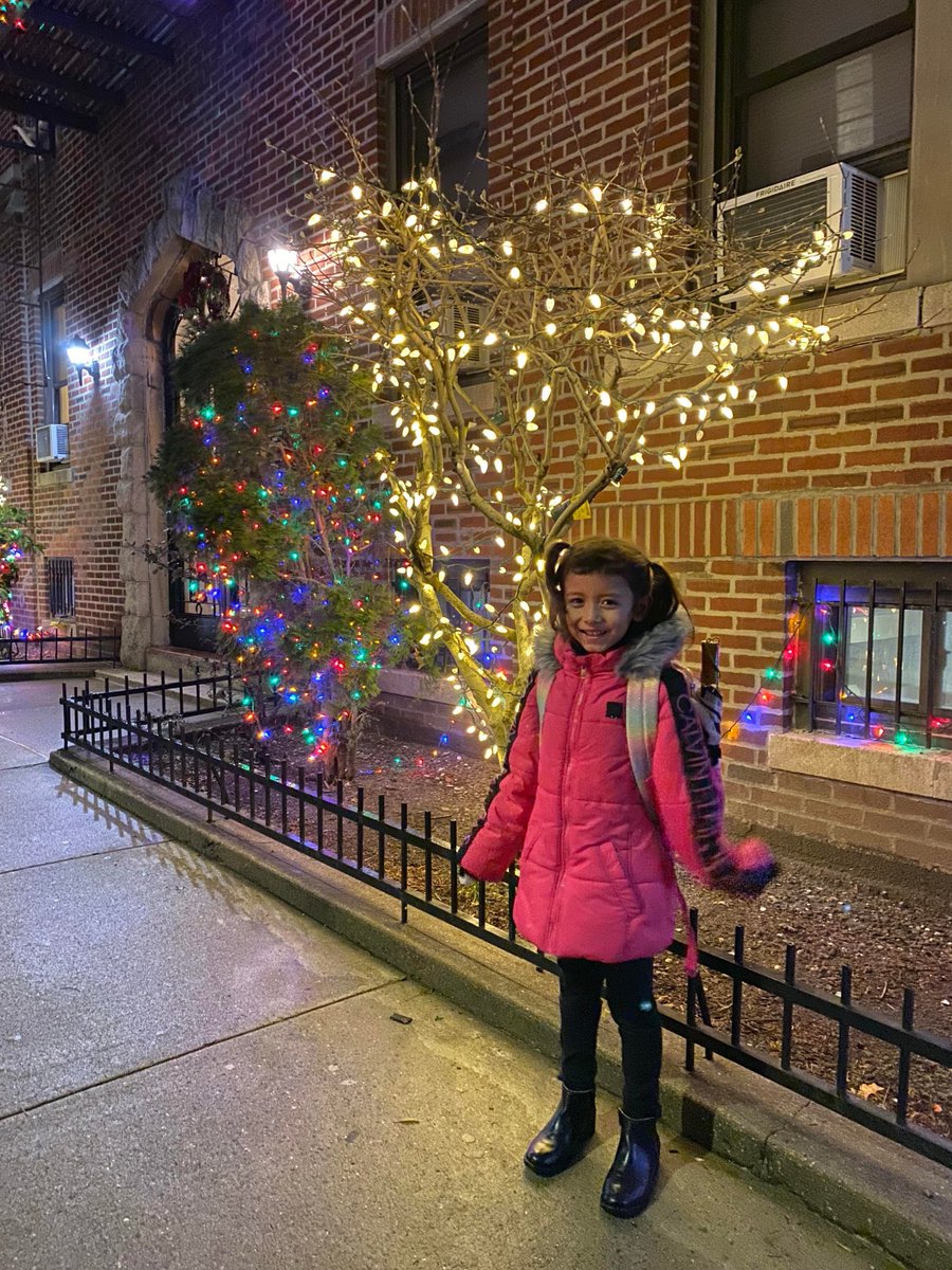nyctaxi's tweet photo. Students at @NYCSchools are off until 1/3, so there will be more young New Yorkers (and their adults) out and about on #nycstreets than usual. #TurnSlowly and always watch 👀 for pedestrians and cyclists, especially during #DuskAndDarkness. https://t.co/84hOuRKQzL