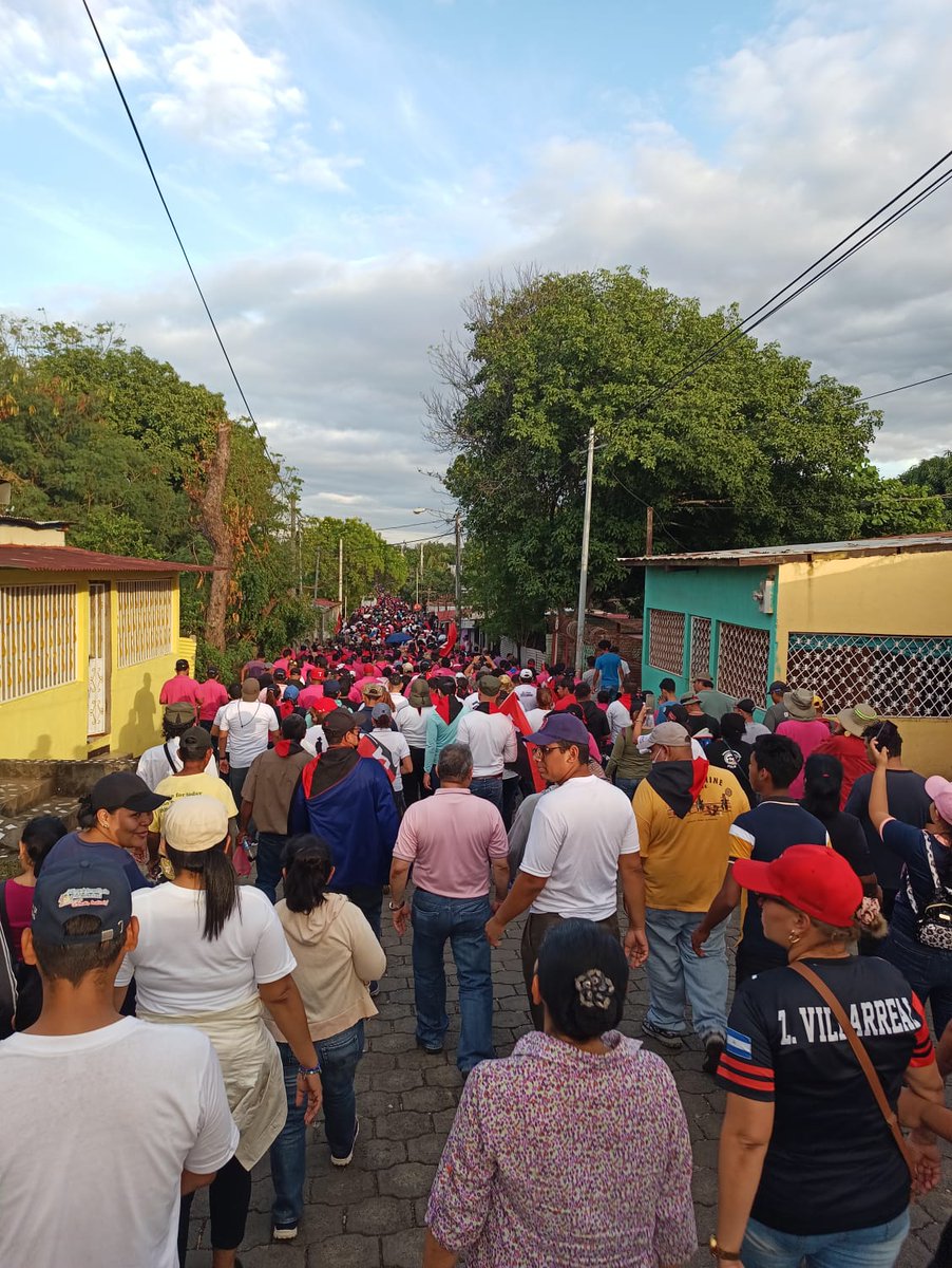 Caminata en conmemoración al 48 Aniversario  del asalto a la casa de Chema Castillo,
acción que tomó por sorpresa a la feroz dictadura de los Somoza, el 27 de Diciembre  de 1974.

Todos Juntos... Vamos Adelante !!!

#NavidadEnAlegriasFamiliares
#Nicaragua
#27Diciembre