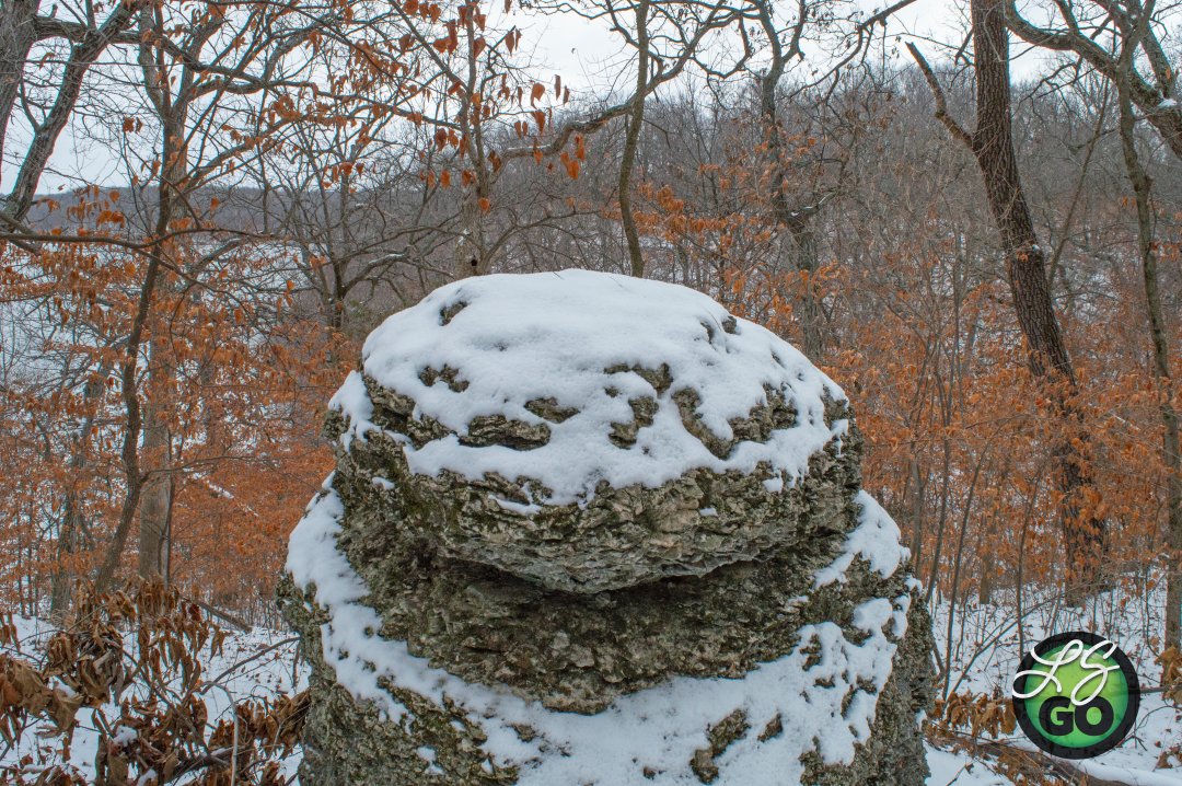 leessummitgo's tweet image. &quot;Walkin&apos; in an arctic wonderland ...&quot; on Lake Jacomo&apos;s Bobcat and Ledges Loop trails Monday. Biting winds made the hike a challenge, but the flurries, winter magic and solitude kept us going. Learn more about these trails at Lee&apos;s Summit Go bit.ly/3WLMqRz