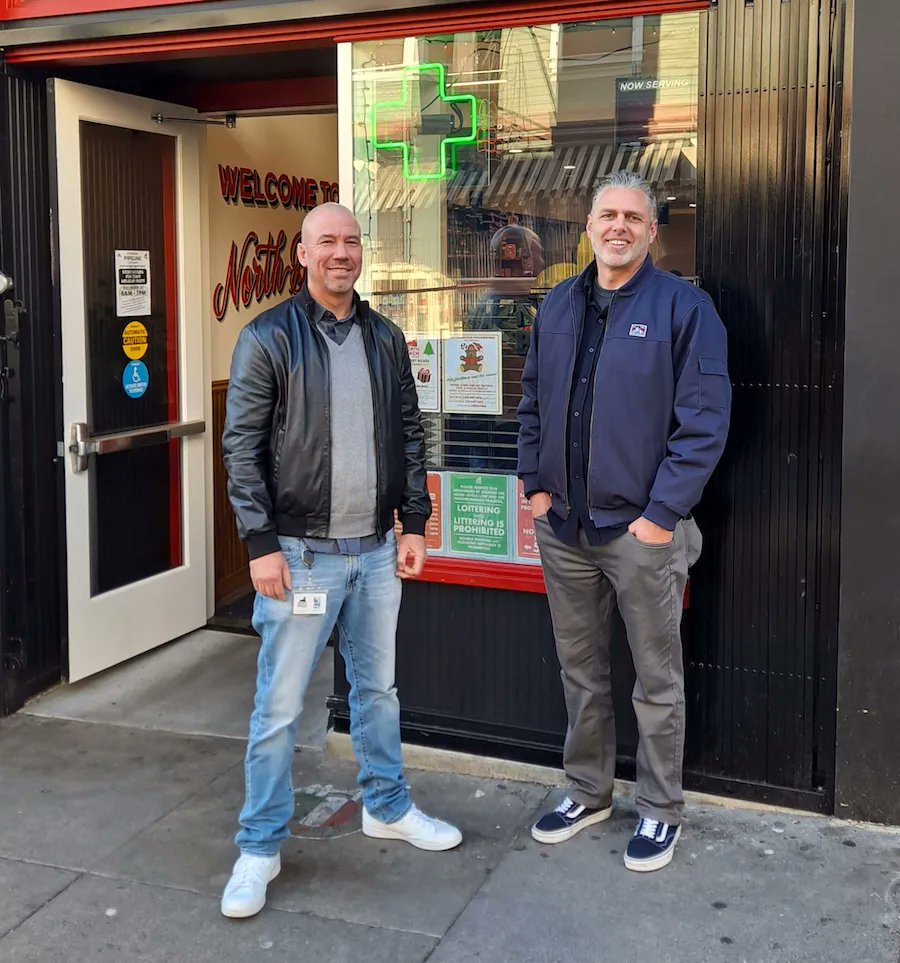 JoeBillionz's tweet image. "“Tony was pretty much the one who came up with the idea....Jeremy ran with the idea and designed the box &amp;amp; we said....we’ll taste the pizza, and come up with a preroll that pairs well with it."
#Pizza #cannabis #JeremyFish @tonyspizza415 
buff.ly/3PKEaz7