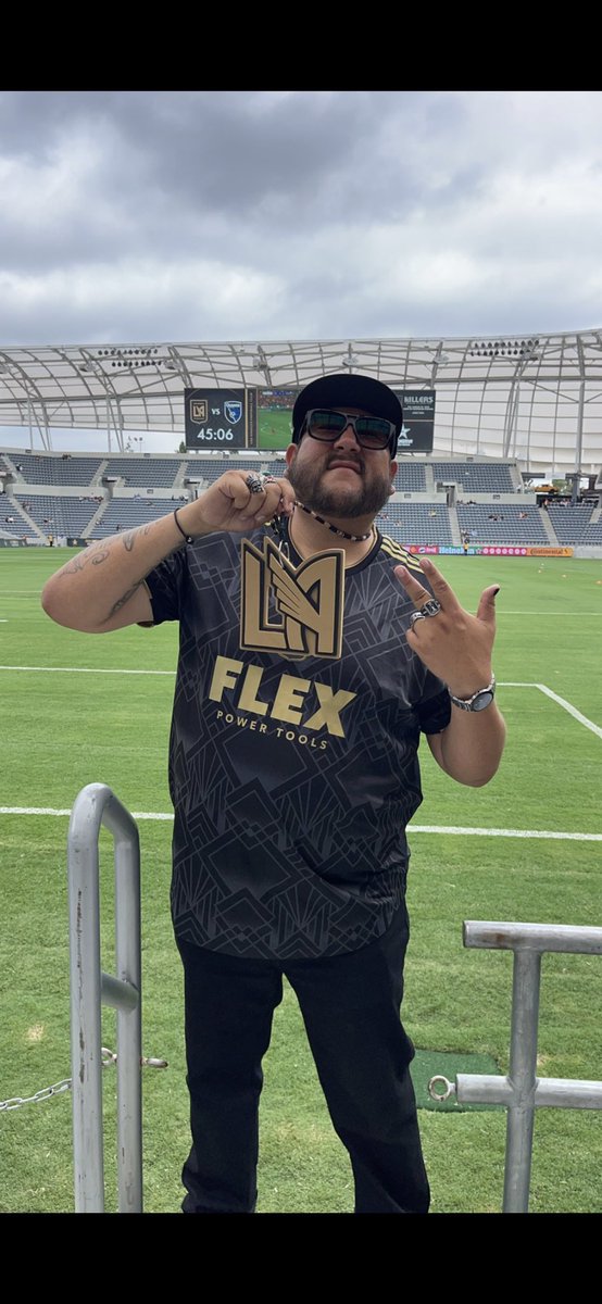 xN8TVx's tweet photo. @LAFC @LafcLuke Let’s Gooooooooooo! #lafc #12DaysOfLAFC @LAFC https://t.co/ziodDGDZjM