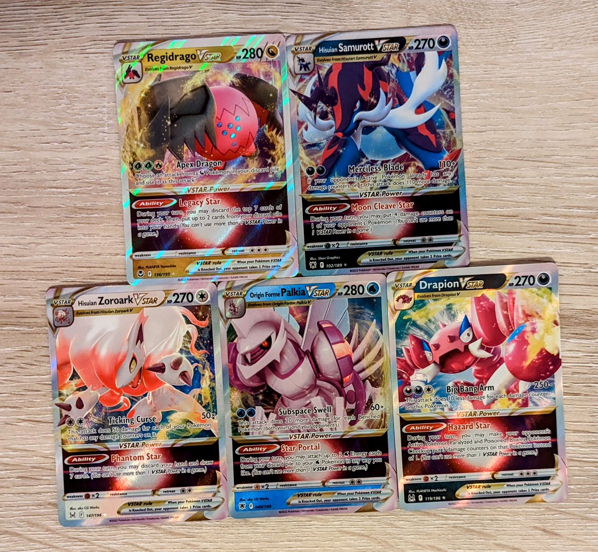 🔥TCT VSTAR GIVEAWAY🔥

1st Place: Cards Shown Below!

☑️Follow, Like, &amp; Retweet
📝Comment your favorite season

🏆Winner Chosen 1/3🏆
🍀GOOD LUCK!🍀

Absolutely gorgeous cards!

International OK! 🌎

#Pokemon #TheCrimsonTrainer #Giveaways