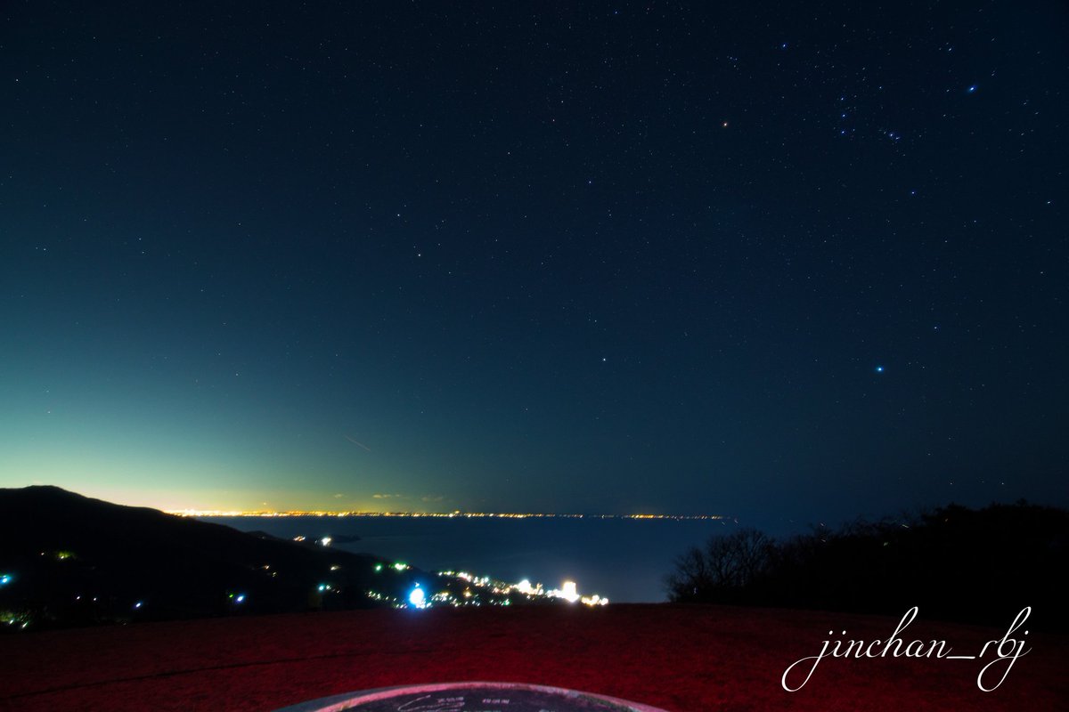 JinRbj's tweet photo. おはようございます。
伊豆スカイライン滝知山展望台から撮ったのですがスマホだと星があまり見えない。
#pentaxk3mkⅲ
#pentax_da1118
#silkypix11pro
#starskape
#prosoftonclear
#伊豆スカイライン
#滝知山展望台
#ペンタックスはいいぞ https://t.co/cZPAQuktim