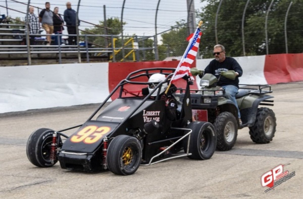 TravisMahoney93's tweet photo. @frankiemuniz @Wendys It’ll be 12 years this May since I met you at @RaceIRP on the night before the 500 (now the Carb Night Classic); this year will be my first time running this race in a midget! How many retweet’s for you or Wendy’s to sponsor me?😂 https://t.co/f1D0TO8ftd