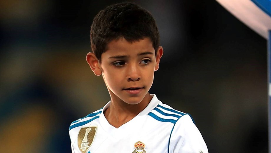 Cristiano Jr Real Madrid akademisine geri döndü ve biz bunun ne anlama geldiğini çok iyi biliyoruz.