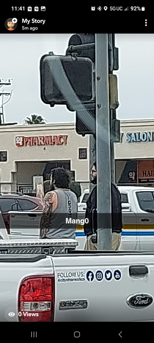 dkrdTV's tweet photo. @C9Mang0 spotted the 🐐 in the wild today. I yelled "mango" and he noticed. 🤘😎 https://t.co/jx3doMncUf