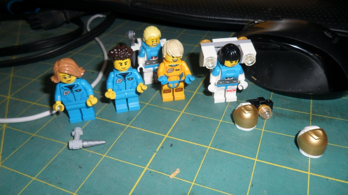 OceanPlanet4546's tweet image. I did a thing today; City Space Set 60349 Lunar Space Station.  @Xcaliber_009 @grn_archer @Amish_Ace 
#Lego #space #letsgotospace