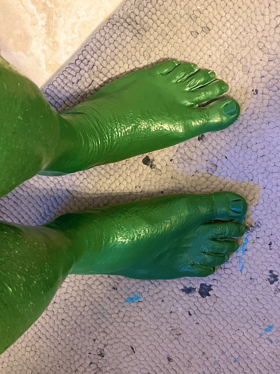 CoatedHuman's tweet photo. Fresh coat of green rubber paint on every inch of my body!
##CoatedHuman #rubberskin #gaybodypaint #fullycoated #encased #liquidlatex #beColor https://t.co/C81FdTCDWy