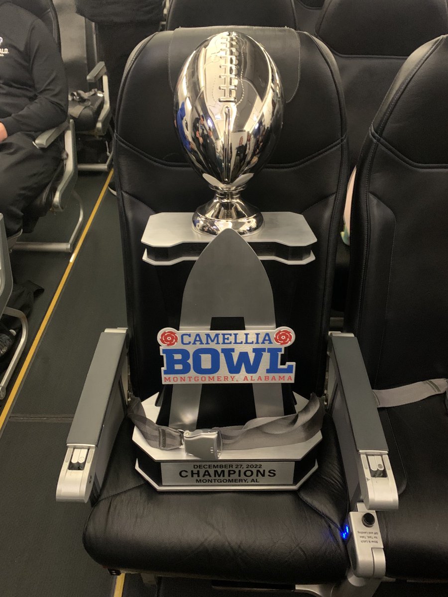 Got an extra passenger on the flight home.🤘

#UBhornsUP l #PoundTheRock