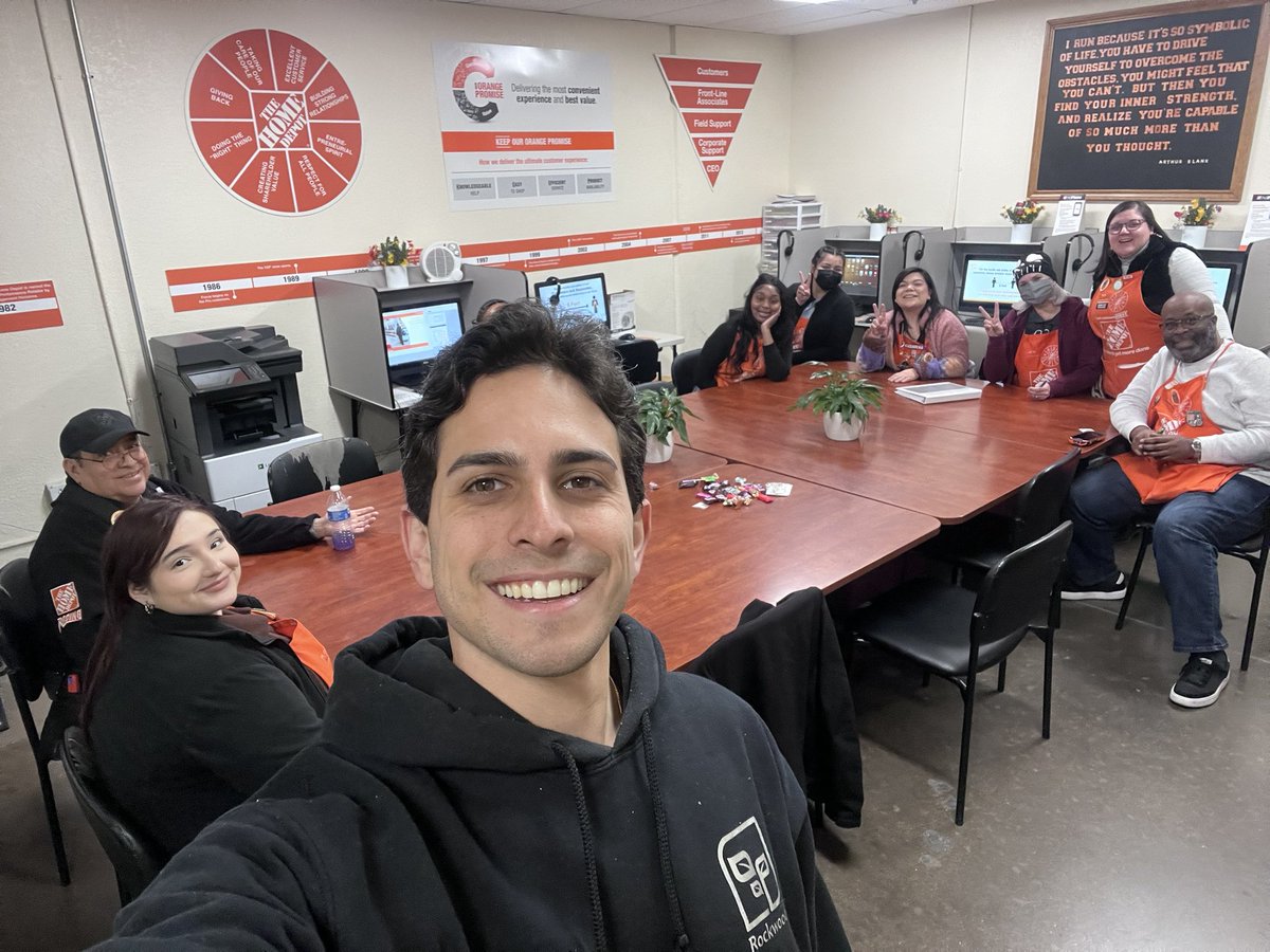 I hope everyone had a Merry Christmas this past weekend🧑🏼‍🎄

First day back and I was greeted by this wonderful group today <a href="/HomeDepot/">The Home Depot</a> #0529 South Fort Worth! 

Thanks so much for being engaged and making this PK a blast. Keep on doing your thing, and I will see you soon!