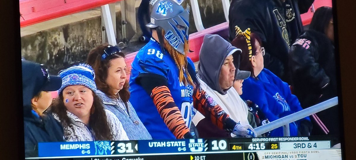 901Fletch's tweet photo. We got a @PhilGlass8 sighting #GTG https://t.co/E5CGwBawGK