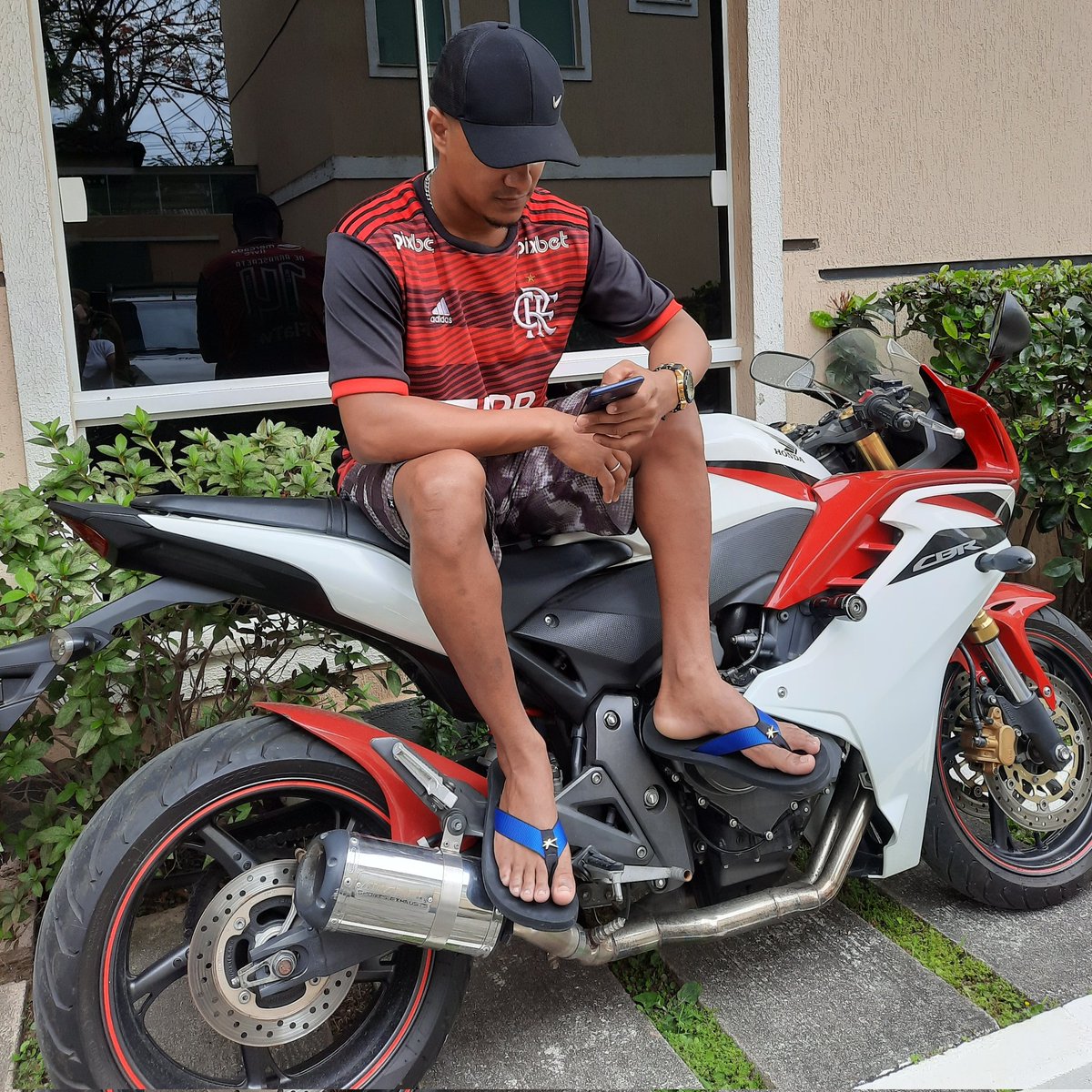 andersocroy's tweet image. Viva para ser feliz, não para agradar os outros.