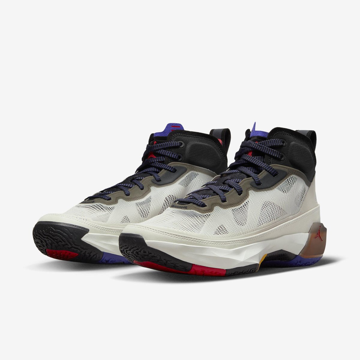 swooshsupply's tweet photo. 35% OFF on #NikeUS.
Air Jordan XXXVII.
Retail $185. Now $120-126 shipped.
Use code CHEERS in cart.
—> https://t.co/0rUyZuuH0I  #ad https://t.co/NKEkHfa1hE