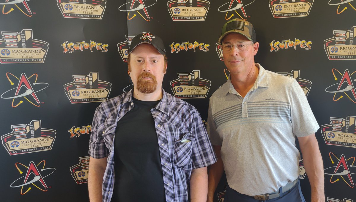 GregsHighway's tweet photo. In the summer I met Hall of Fame pitcher Greg Maddux at an ABQ Isotopes game. Maddux was signing a new book called Grassroots Baseball: Route 66.

Here's a piece I did on the book: https://t.co/oQsHc3fQ18

@GrassrootsBB
#Albuquerque
#2022memory
@jeanfruth
@Jeff_Idelson https://t.co/u0PaEa6X1N