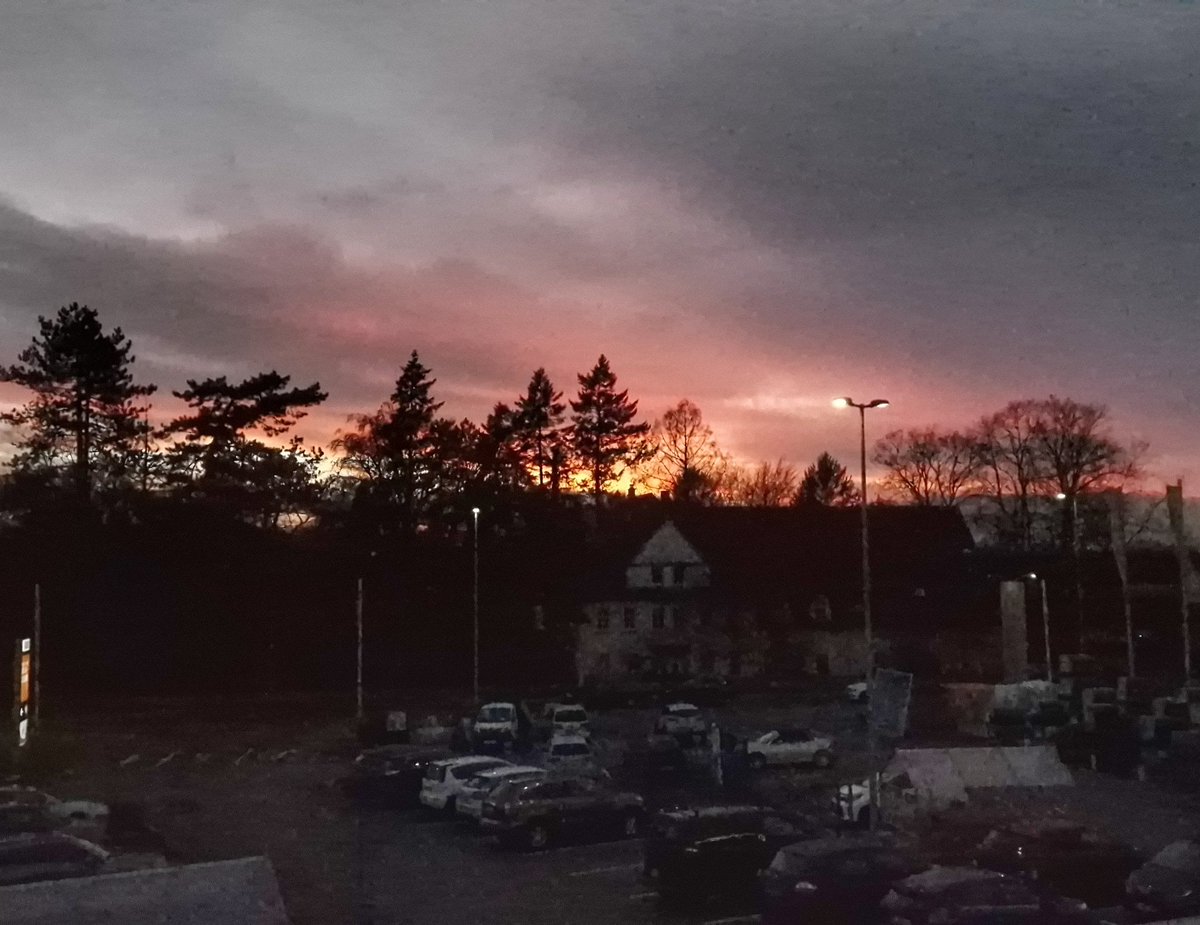 Sonnenuntergang heute
#sunset #sonnenuntergang #winter 
<a href="/herfordtweets/">Herford Tweets</a>