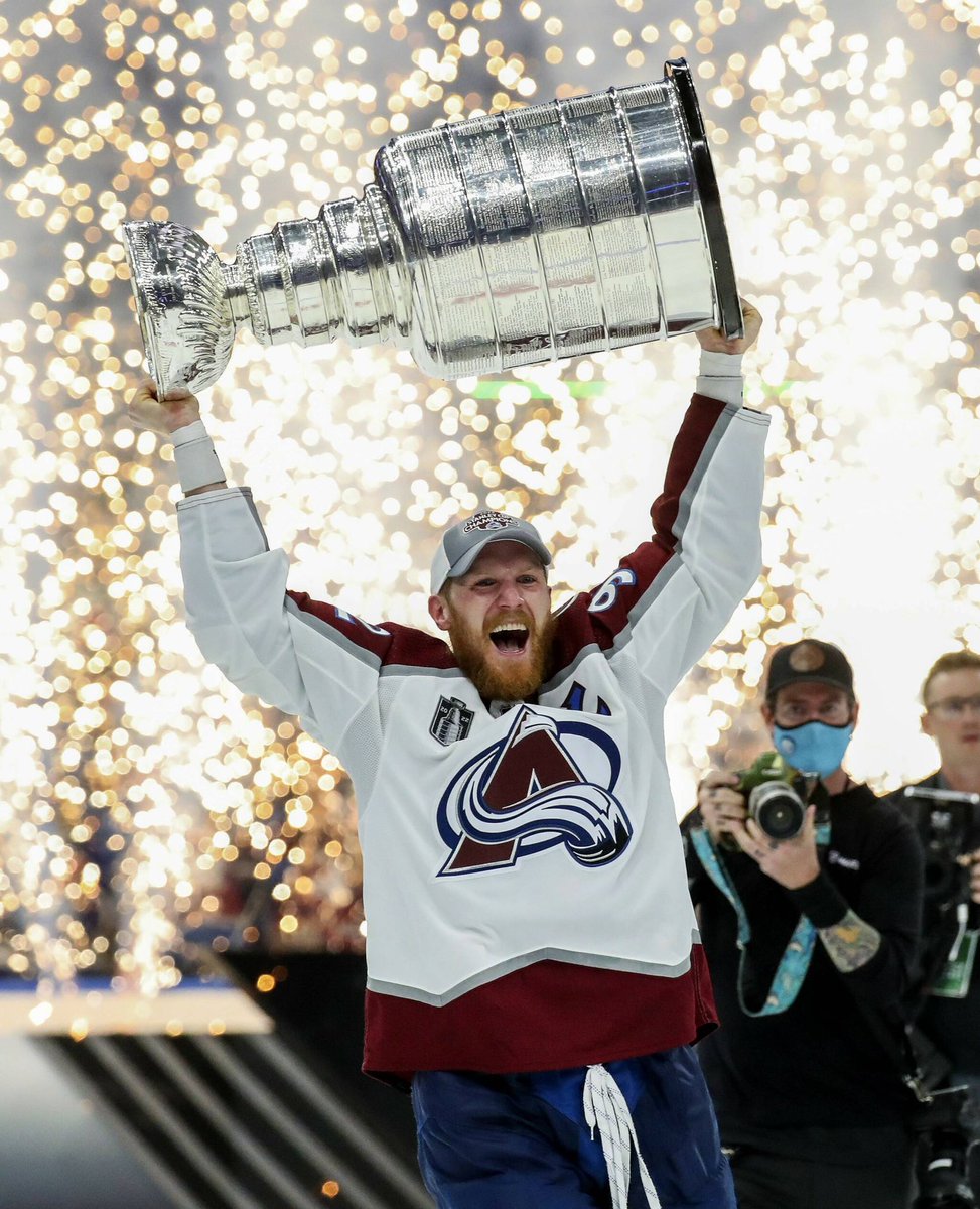 BarstoolDenver's tweet photo. Sports photo of the year &amp; it’s not even close 

#GoAvsGo https://t.co/PJjiU3XjGl