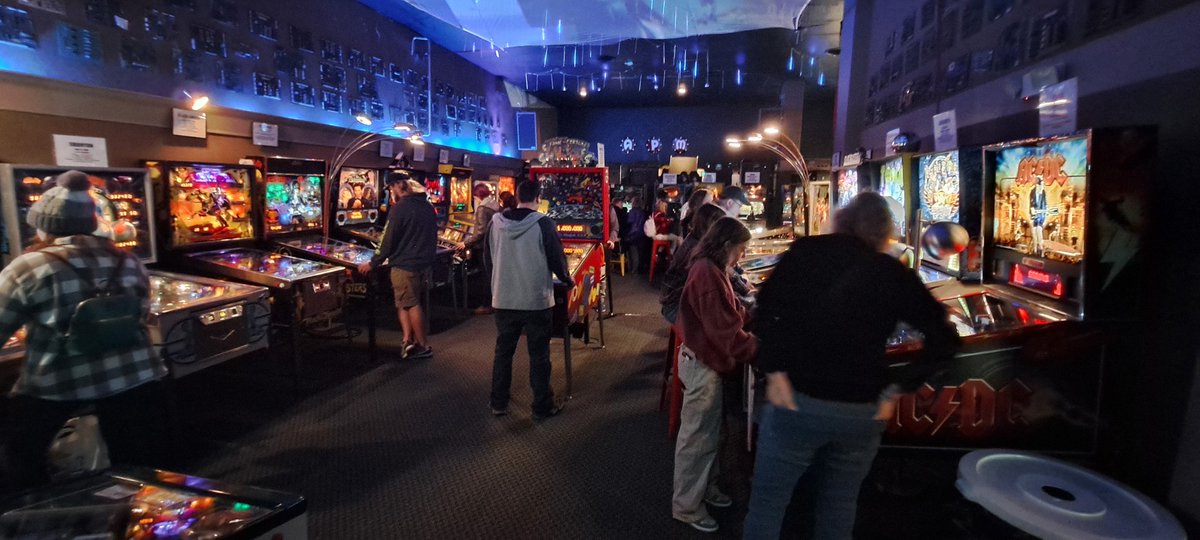 UrEverydayAlex's tweet photo. Spent about 3 hours today gaming at the Appalachian Pinball Museum. Was super fun playing pinball games of all different types and styles! https://t.co/ztmSAFC119