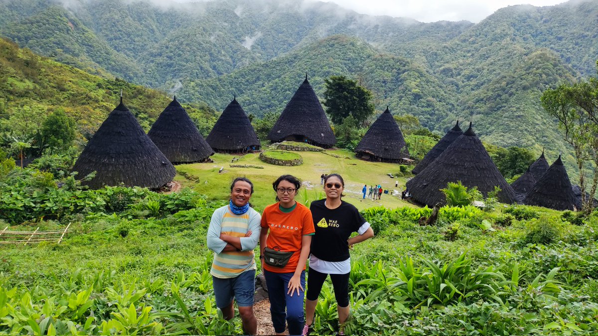 Alhamdulillah adalah ketika bisa ke sini dengan anak istri dari sekedar angan2 mjd kenyataan