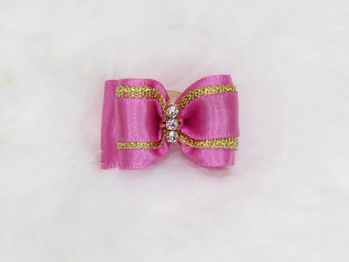 puccicafe's tweet photo. Bows and Barrettes for your Dog at PUCCI. More at https://t.co/Zgv9pfRVQr

#puccicafe #dogs #bows #barrettes https://t.co/vOzEhMy3LI