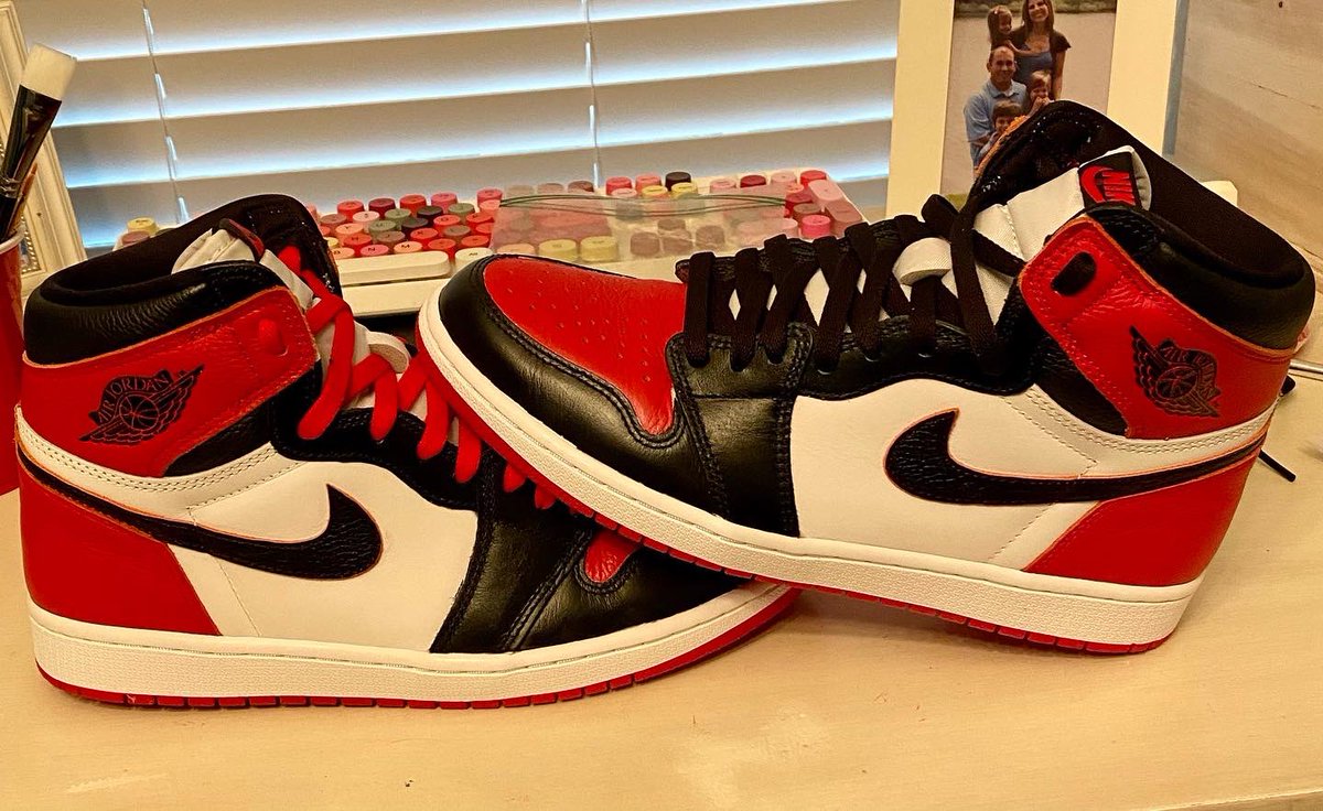 mltrujillo31's tweet photo. Changed an AJ1 OG Heritage high into a bred toe https://t.co/0VJzPwIi26