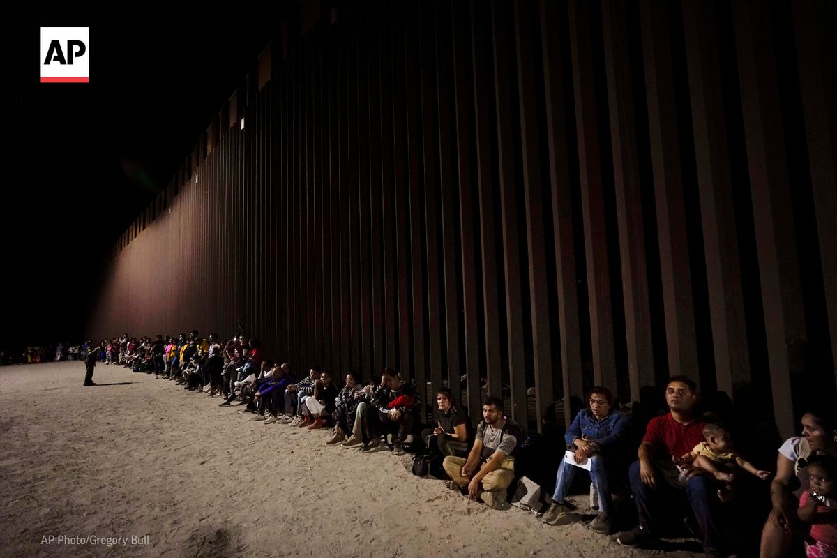AP's tweet photo. The best images taken in 2022 by @AP photographers in Latin America and the Caribbean reveal the reality of migration, poverty and violence, but they also showcase the region’s intense, vibrant and colorful daily life.

https://t.co/gwLeDhbn5x https://t.co/85rBoR70sk