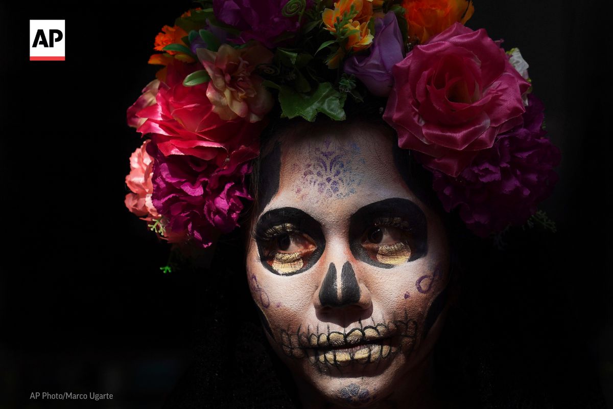 AP's tweet photo. The best images taken in 2022 by @AP photographers in Latin America and the Caribbean reveal the reality of migration, poverty and violence, but they also showcase the region’s intense, vibrant and colorful daily life.

https://t.co/gwLeDhbn5x https://t.co/85rBoR70sk