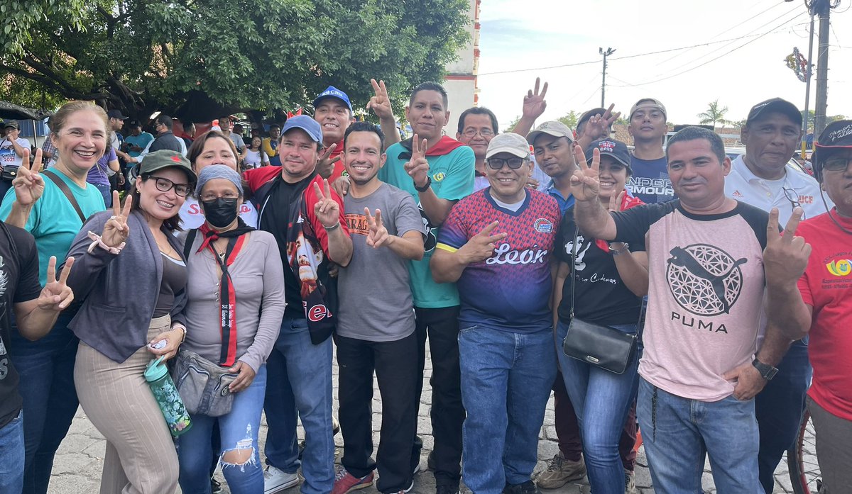 Caminamos conmemorando el 48 aniversario del “asalto a la casa de Chema Castillo” operación que hizo temblar a Somoza y celébramos en paz y alegría las victorias del 2022 y nos preparamos para los triunfos del 2023 ✌️❤️🖤 #UnidosEnVictorias #LeonRevolucion