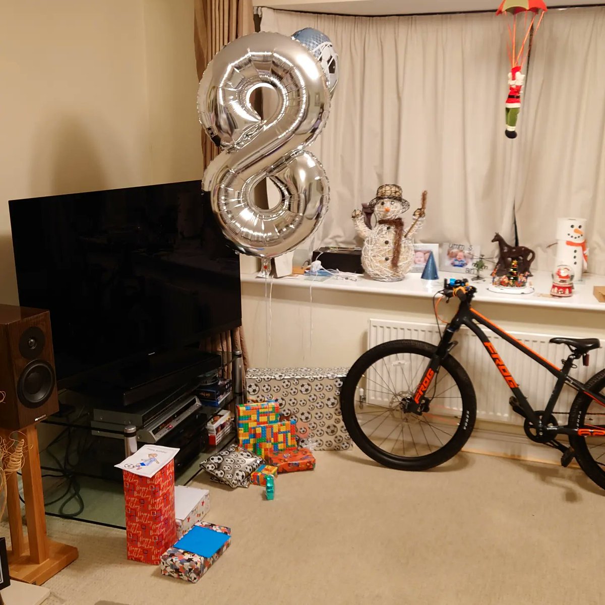 hectoroflincoln's tweet photo. ..ready for the next bit of excitement in the morning......... https://t.co/5IIdG5VY2G