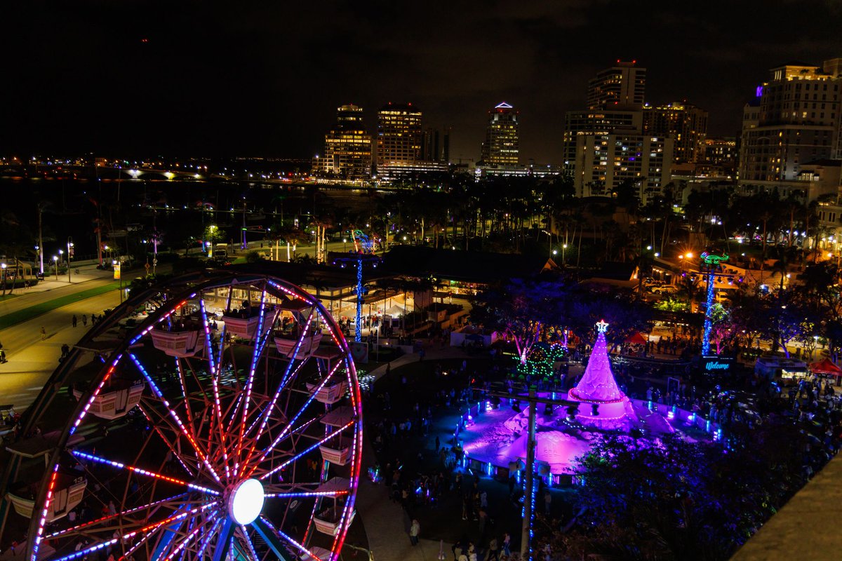 thecityofwpb's tweet photo. Happy Holidays! No CBN this week– but Sandi and Ferris will still light up the night until 10 p.m.! We hope everyone is having an amazing Holiday in Paradise🌴
Sandi’s nightly shows run on the quarter hour from 6 – 10 p.m. INFO: https://t.co/6BzubxRSdr
#WPBSandTree
#iLoveWPB https://t.co/79uEENTi0x