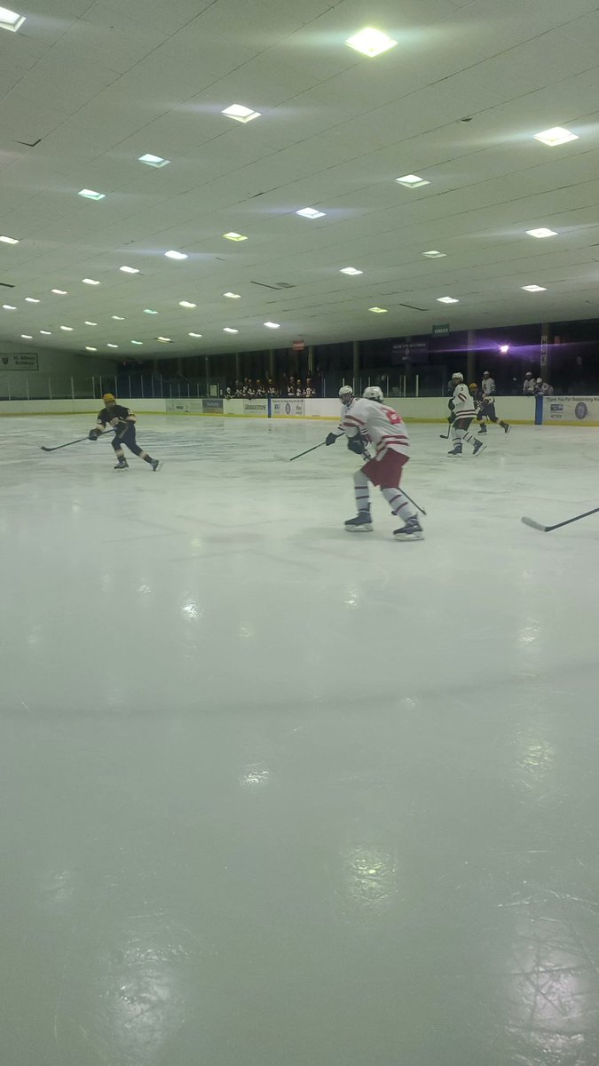 CRHRHockey's tweet photo. Some tidbits @NCHT_TCPH 2022:
@RamblerHockey Maroon player Peraino has one heavy shot.
@SpaldingHockey V2 goalie is a workhorse. Nice job, young man.
#PurplePuck https://t.co/YMnl0tWpyL