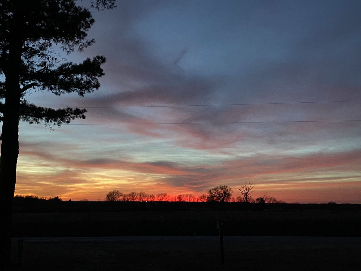 Disciple275's tweet image. From 2 nights ago. Thankful the polar vortex has come and gone around here. Still praying for and thinking about those in the north that are still trying to dig out and dealing with the harsh, cold temperatures.