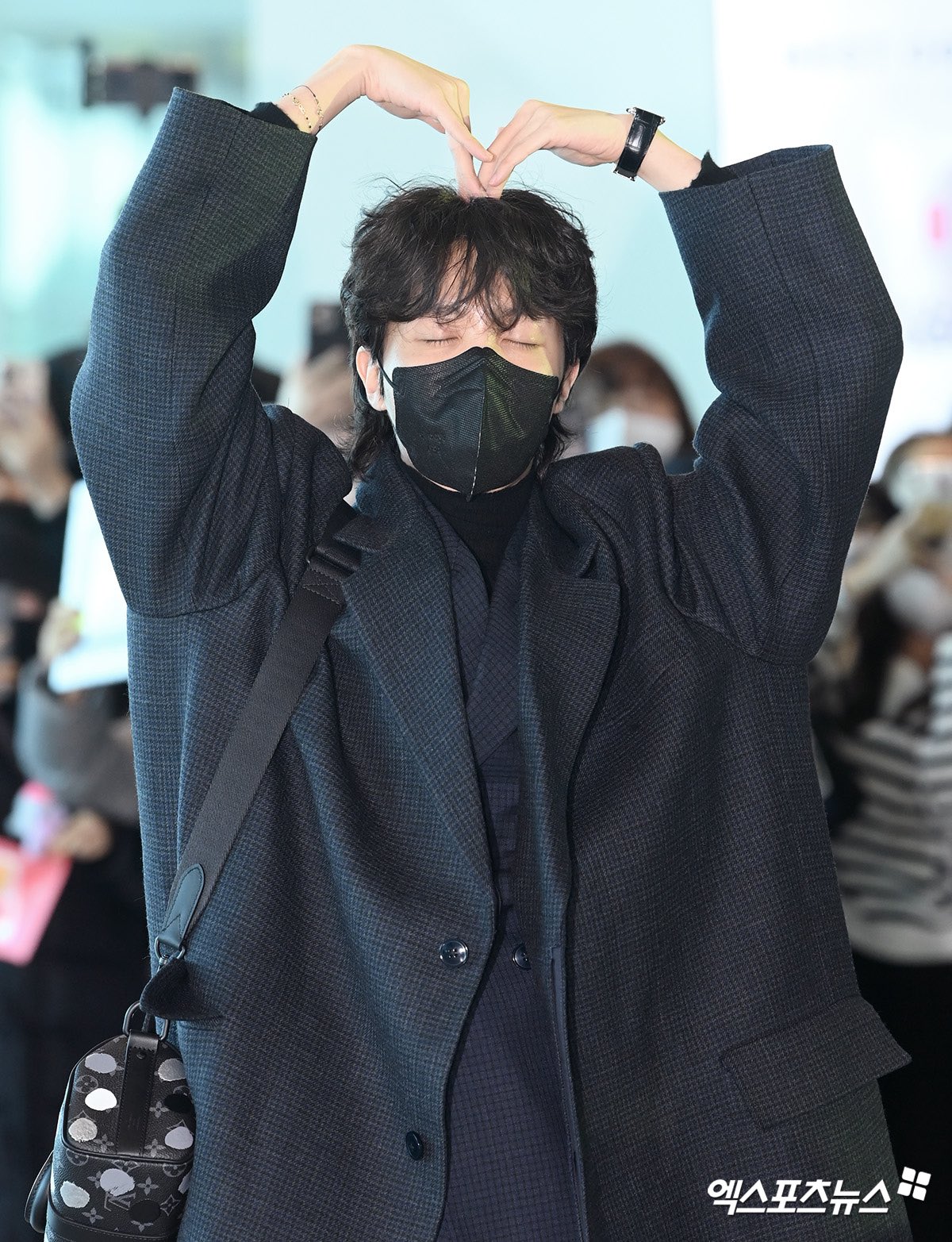 hourly j-hope (slow) on X: j-hope leaving for Paris to attend the
