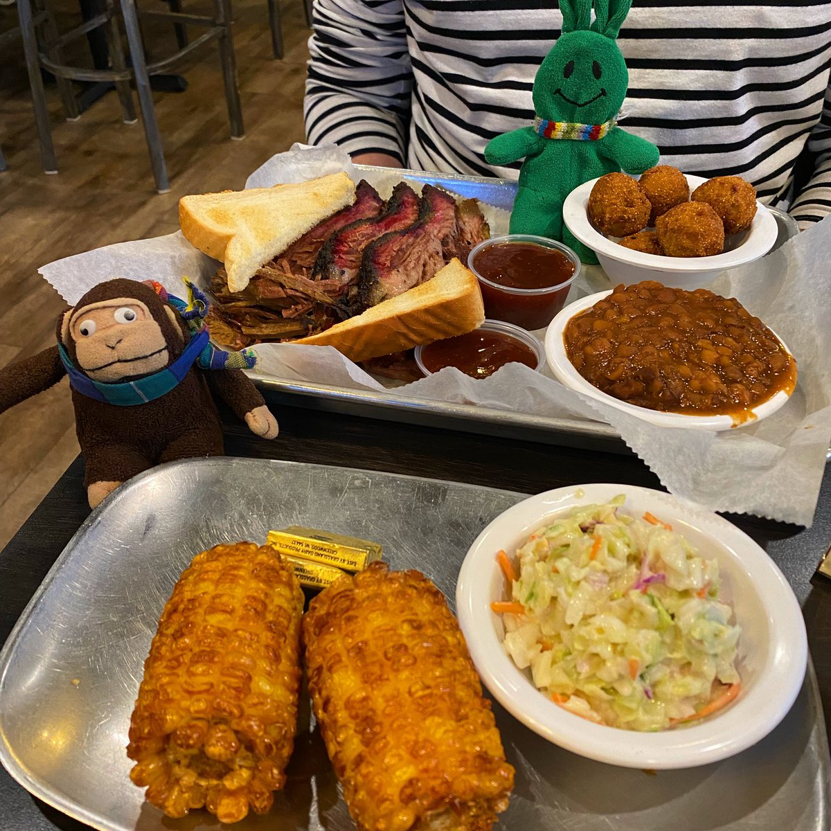 greenietravels's tweet photo. Can’t believe we eats the whole thing! 😉
.
.
.
#barrel33 #barrel33louisville #brisket #bakedbeans #hushpuppies #coleslaw #friedcorn #louisvilleeats #kyeats https://t.co/UkjV11EzjP