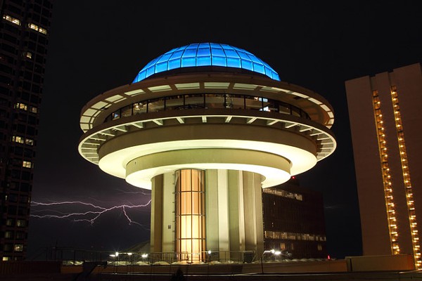 GAFollowers's tweet photo. Atlanta’s rotating rooftop restaurant "Polaris" is back open. https://t.co/eRaws3DUs0