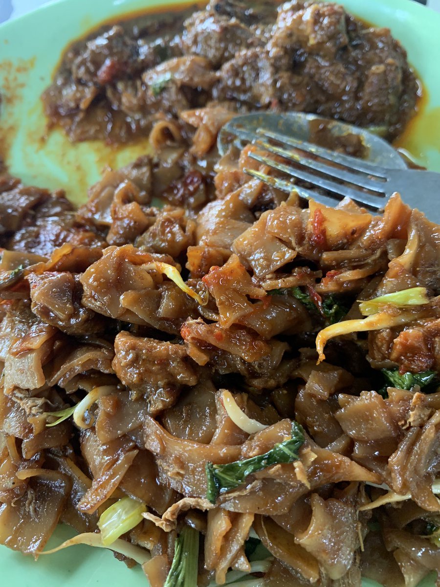 UncleSoya's tweet photo. Sarapan marhaen https://t.co/t9S5jGAnRQ