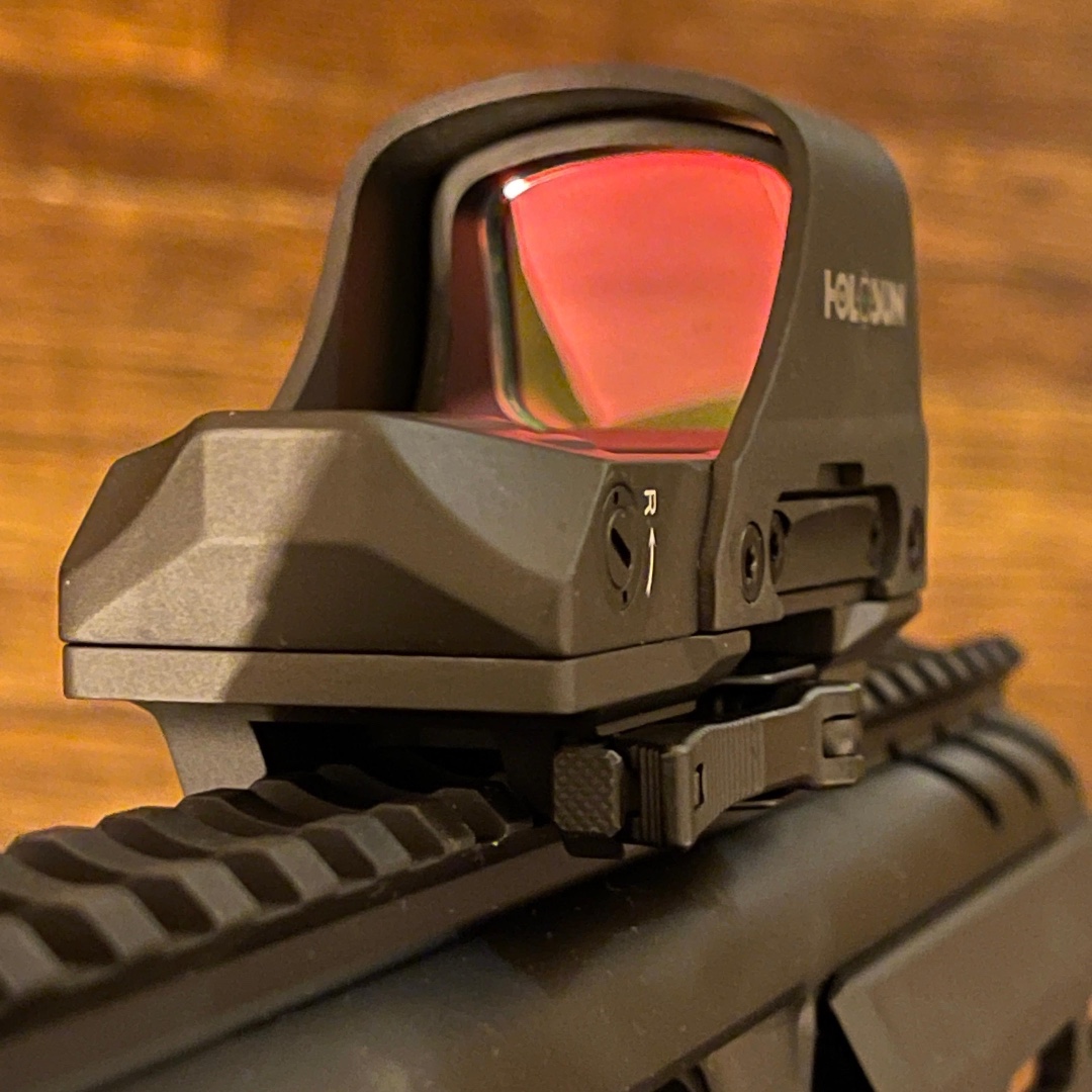 FirearmsHistory's tweet photo. I've historically not been big on pistol optics, but I think this @holosunoptics will make this weekend's range time a ton of fun! What's your carry glass? #sigmpx #holosun https://t.co/JLO8iwhpq8