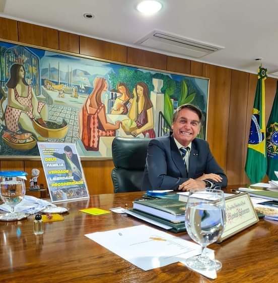 Zeninha38's tweet photo. A porta que Deus abre ninguém fecha. Jair Bolsonaro, Deus te escolheu para presidir o Brasil. https://t.co/lIfdXKyQvt