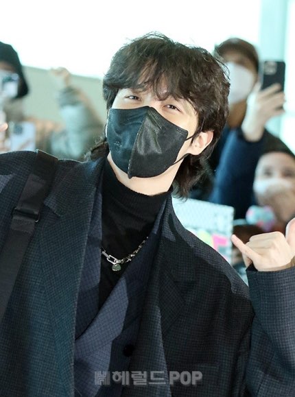 US BTS ARMY on X: [PRESS] 221228 #jhope at Incheon Airport