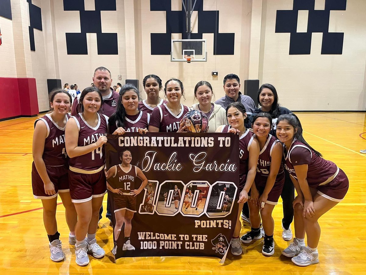 GarciaKilo07's tweet photo. So proud of our #12 Hit her 1000 career points today ❤️🏀❤️🏀 https://t.co/skhhzNRrJp