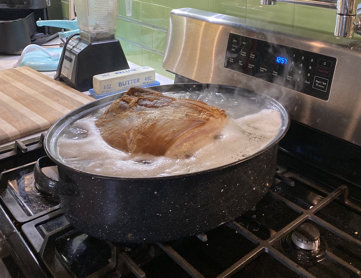 AnchorAquarium's tweet photo. Ham is finally boiling! #brooklyn #countryham https://t.co/3JarYwAm5E
