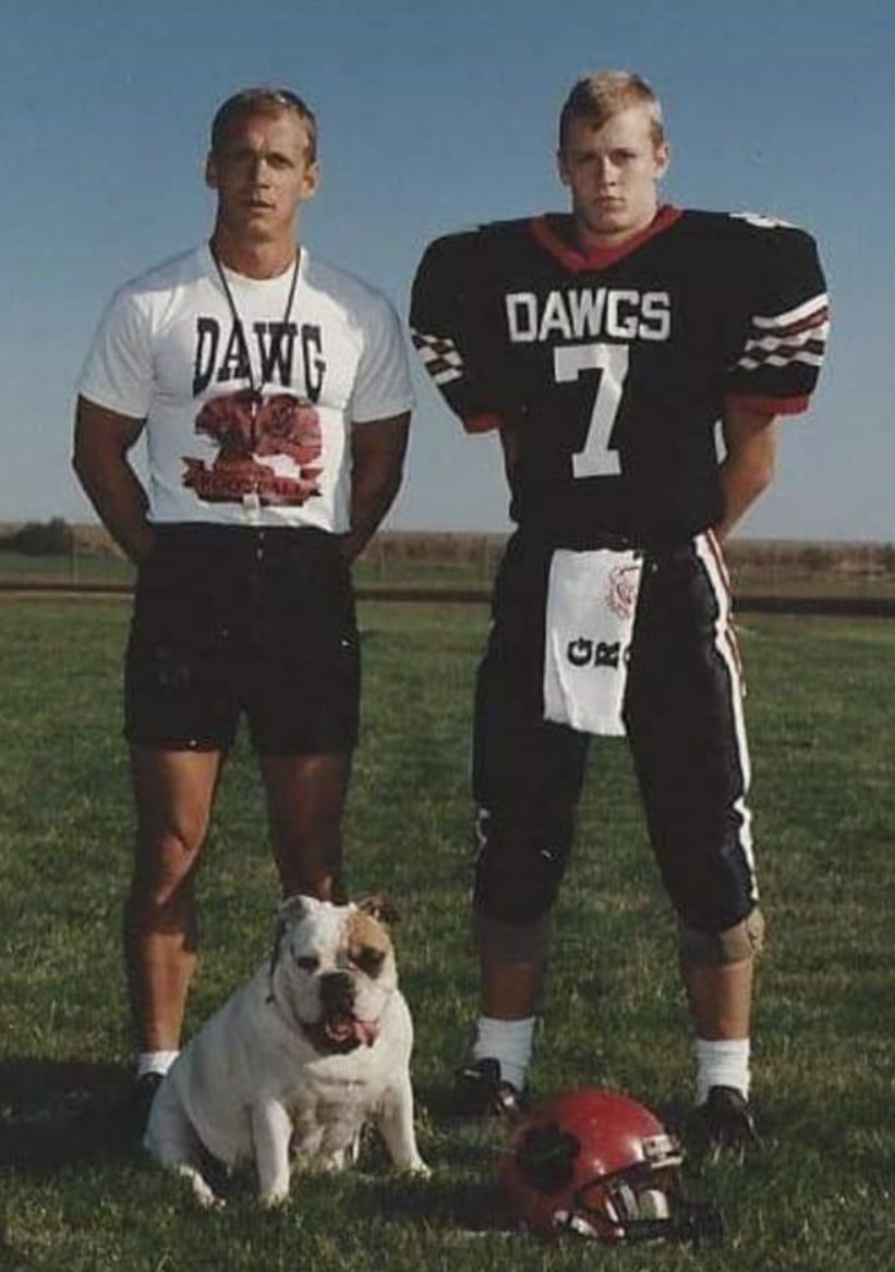 dizzle_jo's tweet photo. Rossville Dawg legend Hal Taliaferro passed away today he will be missed Coach T set the building blocks in place to making Rossville a contender year in year out 13 year career at RHS 96-35 6 league championships and 7-8 against Silver Lake @sportsinkansas @peterson_rick https://t.co/JUfpv4bqUd