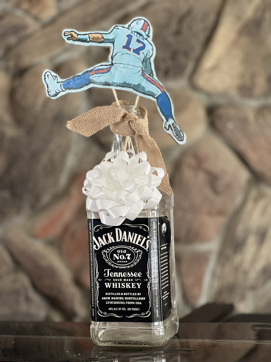 AppleJack825's tweet photo. I’m not sure what I love more .. Josh or Jack ❤️💙 #BuffaloBills #jackdaniels https://t.co/IvDJw1G840