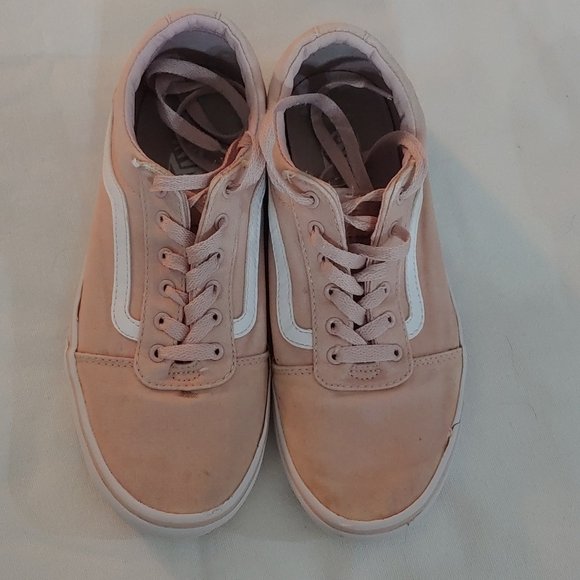 CSCodicorn's tweet image. So good I had to share! Check out all the items I'm loving on @Poshmarkapp #poshmark #fashion #style #shopmycloset #nike #aldo #vans: posh.mk/U0LsjYw96vb