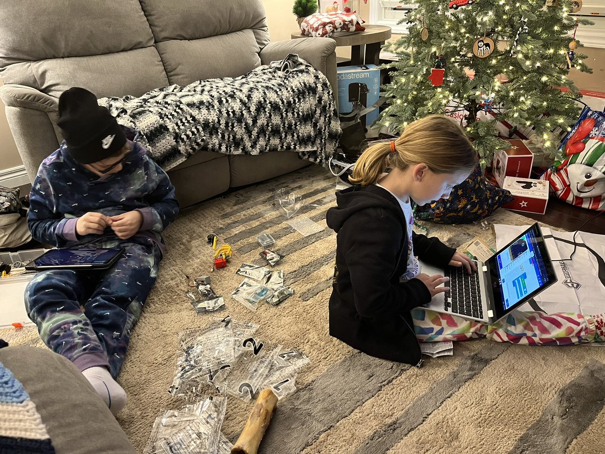 Working together to build and code a robotic arm using a <a href="/BBCmicrobit/">BBC micro:bit</a>.  Will post the finished product. Proud Momma and Teacher right here!! <a href="/KariHarding9/">Kari Harding</a> we will have to partner again in the new year!  These are awesome!